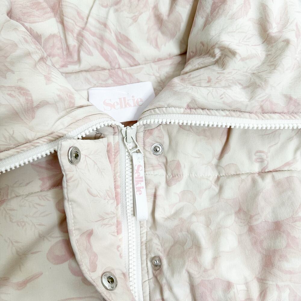 Selkie The Castle Marshmallow Puffer Crop Coat Jacket Cream Pink Size Small - Picture 7 of 8